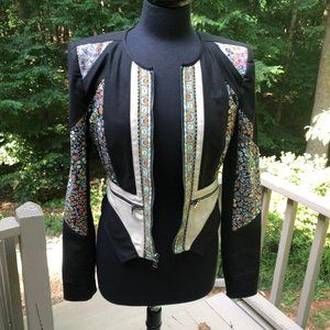 🔴SOLD🔴BCBGMaxAzria Crop Jacket Sz.. S